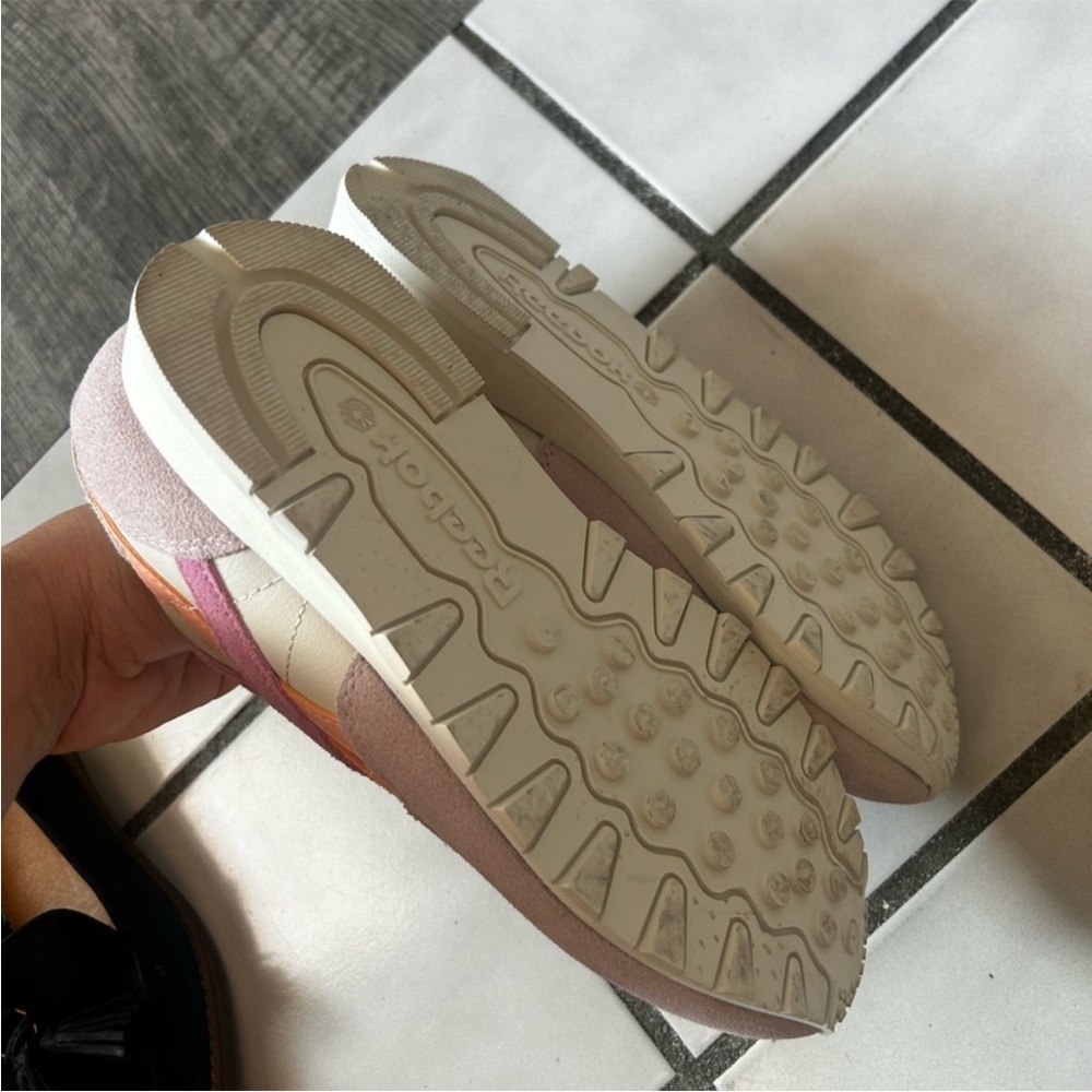 Reebok NWOT Shoes - Picture 5 of 12